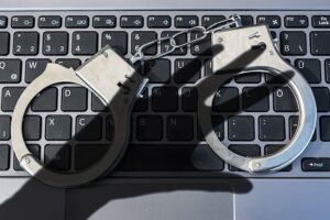 Actualización en delitos informáticos para la defensa